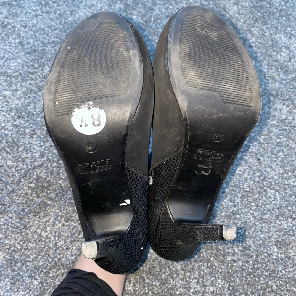 Black Booties/Heels - Picture 4 of 10